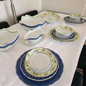Wedgwood Tuscany Collection Dinnerware 12 place settings and 4 serving pieces